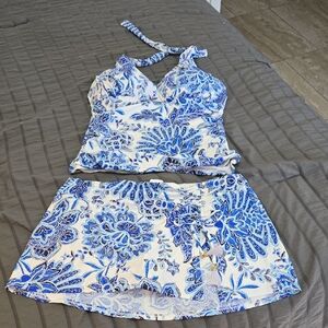 La Blanca Blue and White Paisley Set Sz 10 Nwt